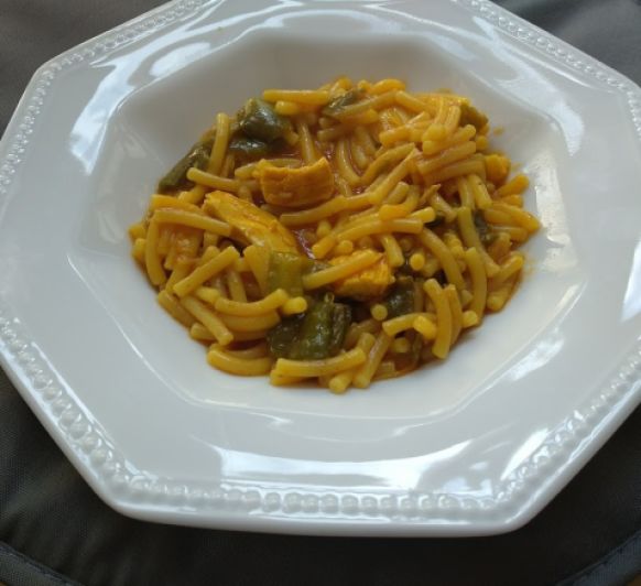 Fideua con pollo (aprovechando pollo asado)