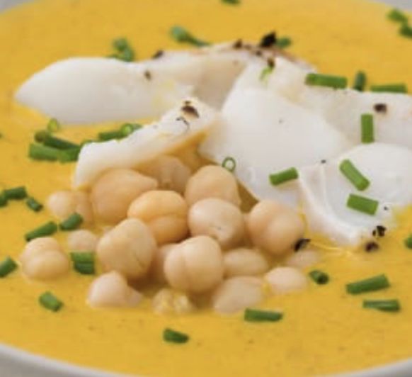 CREMA DE GARBANZOS CON LASCAS DE BACALAO