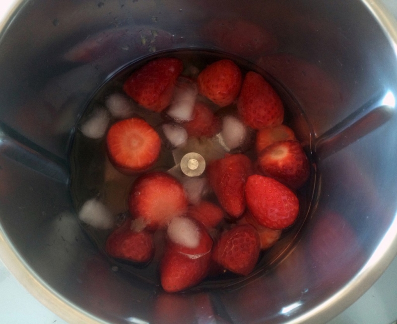 Receta de zumo de fresas en Thermomix® en un solo paso